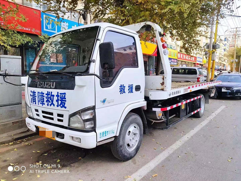酒泉汽车雪地困境救援：专业团队紧急出动，助您安全脱困